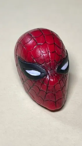 Marvel Legends - Cabeça do Homem-Aranha - Altura 1 cm e meio - fotos do ítem