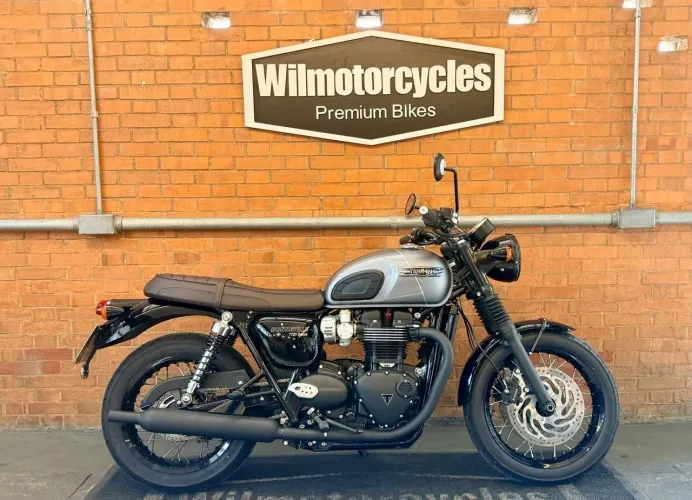 TRIUMPH BONNEVILLE T120 BLACK 1200 
