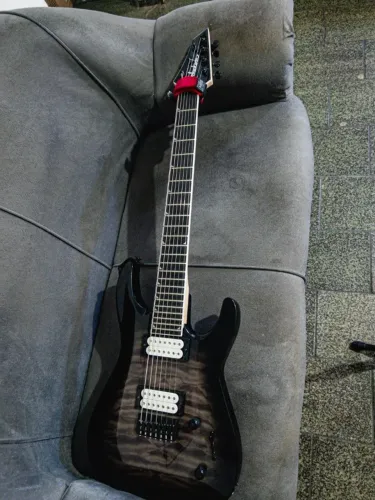 Guitarra Jackson 7 Cordas JS22Q-7 Dinky Arch T (Com Upgrades)