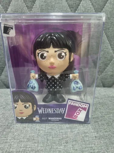 Funko Pop! Fandom Box Wednesday Wandinha com Peixes