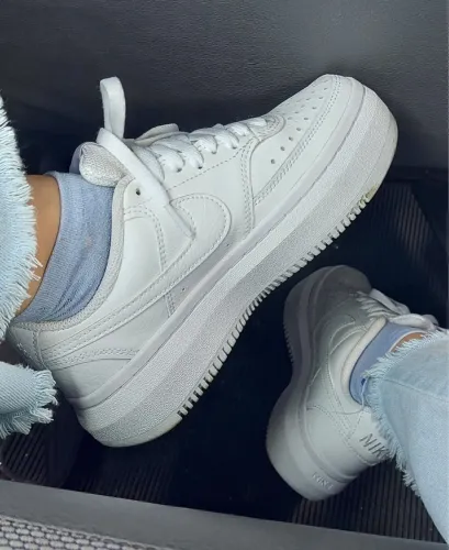 Tênis Nike Curt vision plataforma