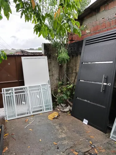 Fabricamos qualquer modelo de porta portão janela proteção estrutura metálica etc