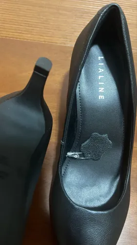 Scarpin de Couro Preto Lialine tam.37