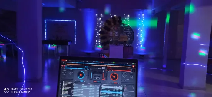 DJ ,som , luz e fumaça!!! para festas e eventos
