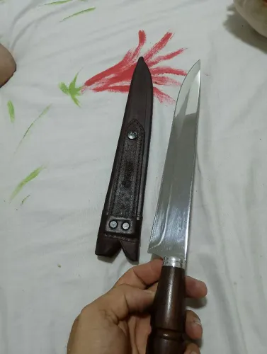 Faca artesanal com bainha de couro