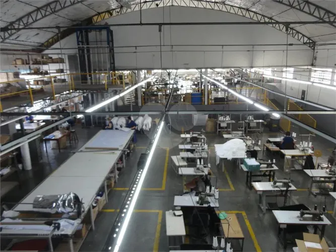 Galpão industrial para locação ou venda em Vinhedo/SP.