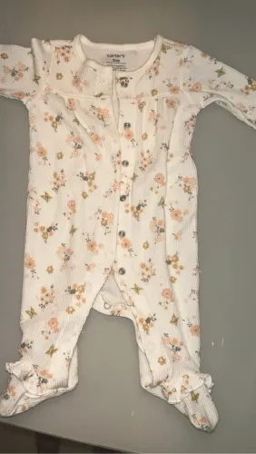 Macacão Carter's floral 3M