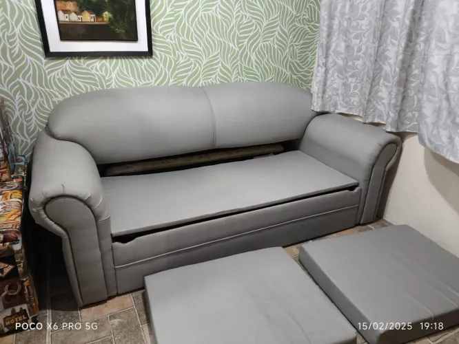 Sofá cama de ferro com 3 lugares