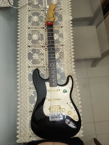 Guitarra Fender Squier Bullet start