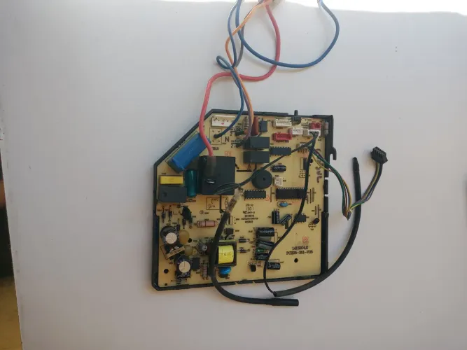 Placa ar condicionado consul.