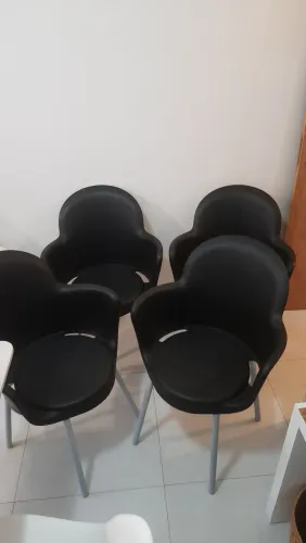 Conjunto de 4 Cadeiras Gogo empilháveis