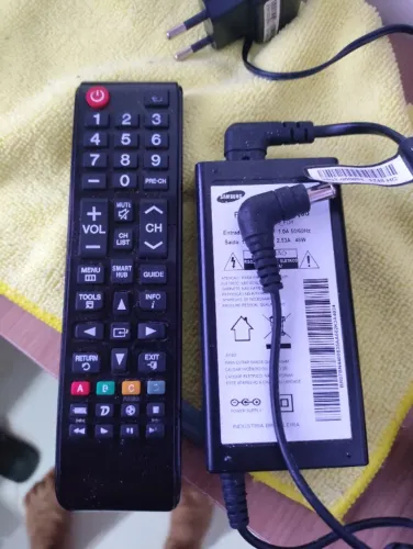 Controle e carregador original TV Sansung