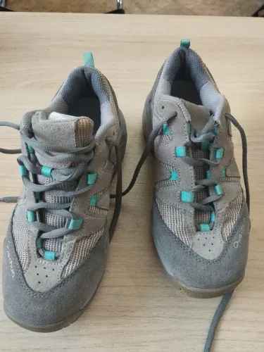 Tênis feminino QUECHUA - tamanho 35