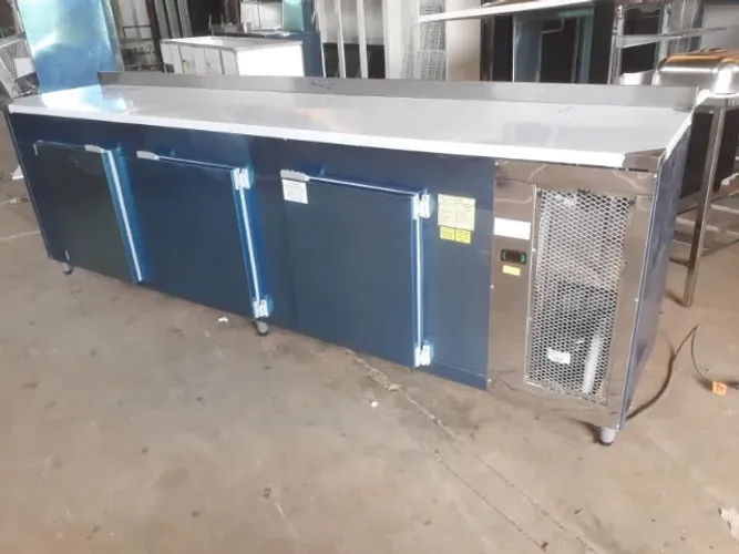 Balcão de encosto inox 2900