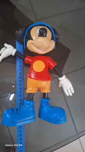 Boneco antigo Mickey mouse 24cm, faz barulhinhoto 