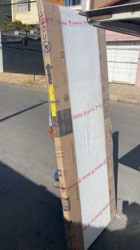 Vendo porta pronta nova frizatta branca completa nova da marca Pormade 80 x 210