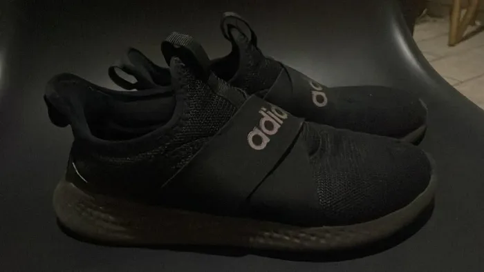 Tênis Adidas - 37