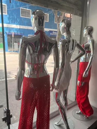 MANEQUIM IMPORTADO FEMININO PRATA