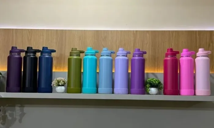 Garrafa Térmica com borracha estilo pacco de 1200ml venda atacado - Brindeias