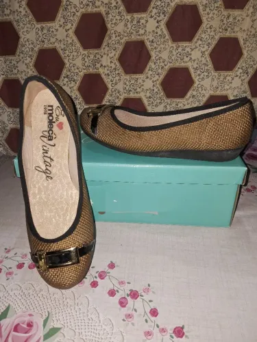 Sapatilha Moleca Vintage Dourada