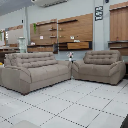 Sofá 2 e 3 lugares com braços acolchoados