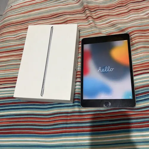 ipad mini 4 128gb tela manchada . não aceita troca 