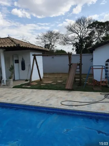 Estrutura com balanço e escorregador