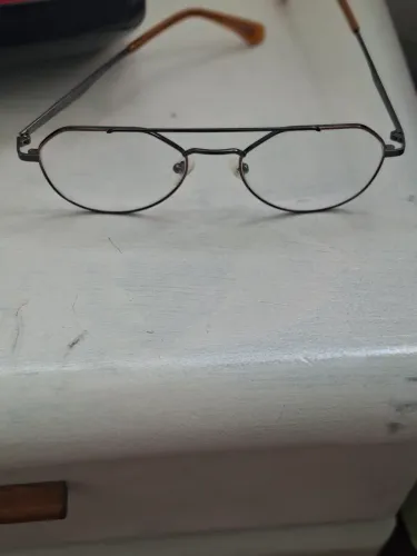 Vendo Óculos modelo aviador pra colação de lentes de grau, usado poucas vezes
