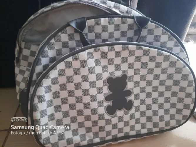 VENDE-SE BOLSA DE MATERNIDADE PARA MENINO