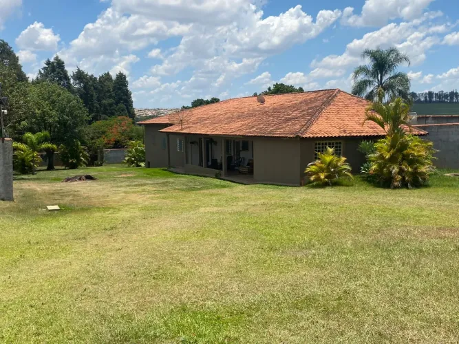 Chácara 5mil m2, Casa Sede com 3 Suítes, Chále Grande Com Área Gourmet, Piscina Aquecida,