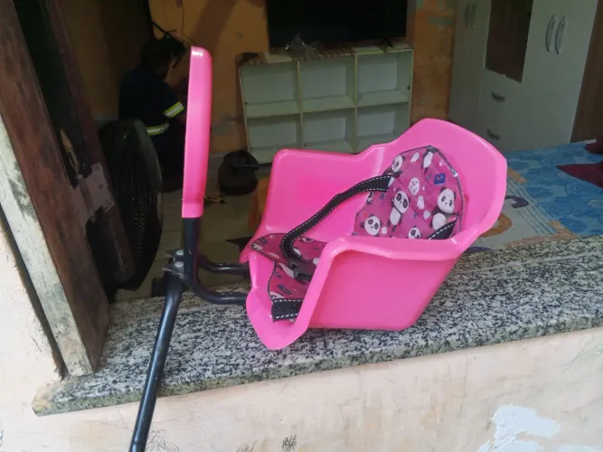Cadeirinha para carregar bebê na bicicleta