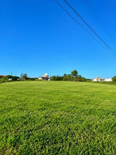 100 m do mar. Terreno de 1560m² aterrado escriturado Viabilidade para construção