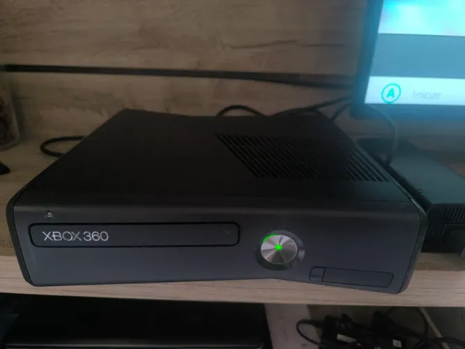 Xbox 360 Super Conservado + 3 Controles + Kinect + HD lotado (LEIA A DESCRIÇÃO!)<br>