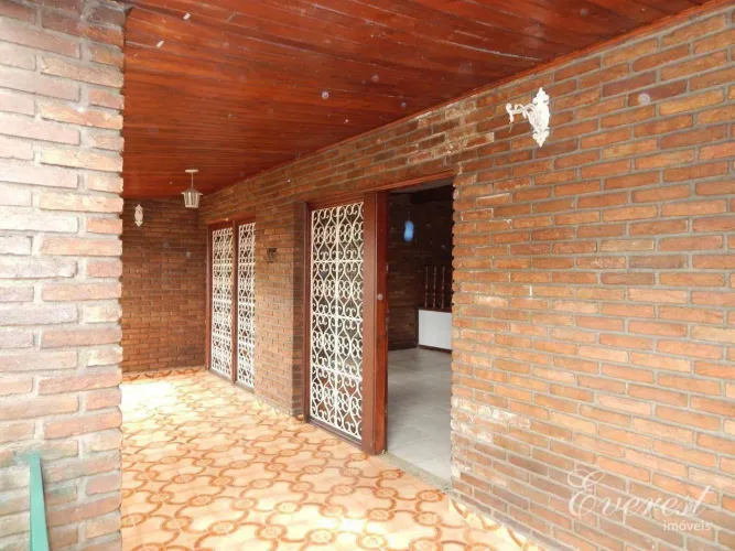 SOBRADO PARA LOCAÇÃO - 390 m² - 4 SUITES - 3 VAGAS DE GARAGEM - PISCINA E CHURRASQUEIRA - 