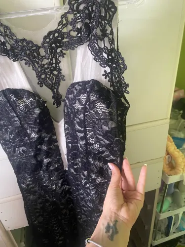 Vestido de Festa Elegante em Renda Preta - Conservadíssimo (M)