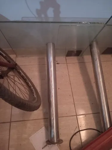 Mesa de vidro cromada