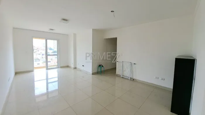 Apartamento à venda no Edificio Dubai ,andar alto ,sol da Manhã com duas vagas de garagem 