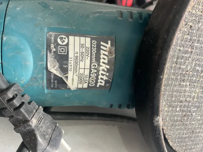 Esmerilhadeira profissional 220v Makita