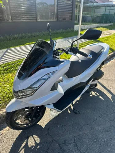 Honda PCX 160 2025 | Apenas 2.200 km | Único dono | Quitada