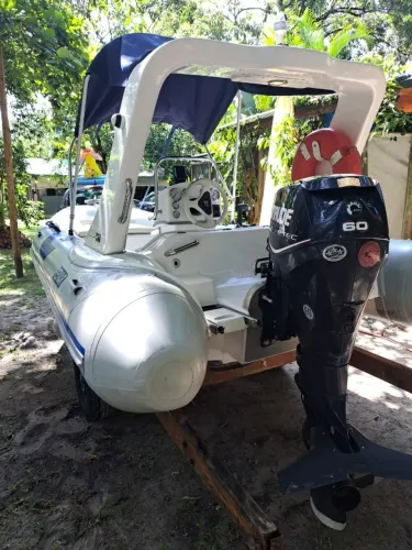 Bote Inflável SR 4.5 ano 2009 Evinrude 60hp com Trim e Carreta Rodoviaria Dok 6+1
