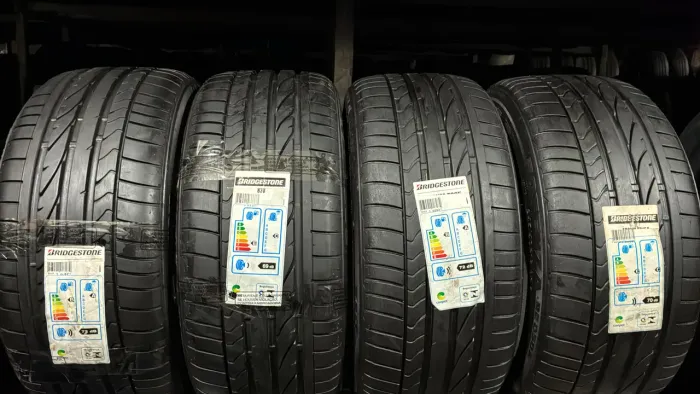 4-Pneu Aro 18 Bridgestone 245/40R18 93Y Potenza RE050 Runflat