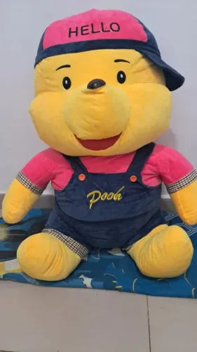 Ursinho Pooh, mede em torno de 80cm