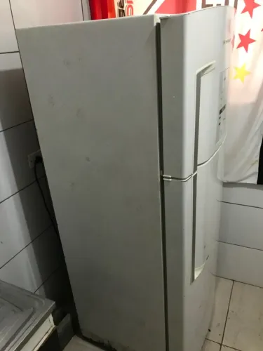 Vende-se geladeira 