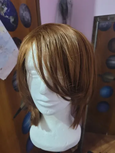 Peruca sintética curta castanho avermelhado, ideal para Cosplay e nunca usada