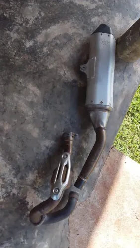 Escapamento original da Kawasaki kx450