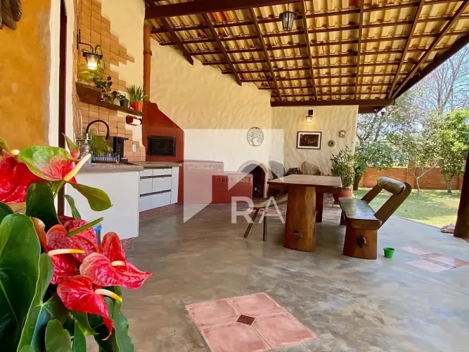 ALTO PARAÍSO CASA COM 4 QUARTOS CHURRASQUEIRA E FOGÃO A LENHA POR ROGER WELT