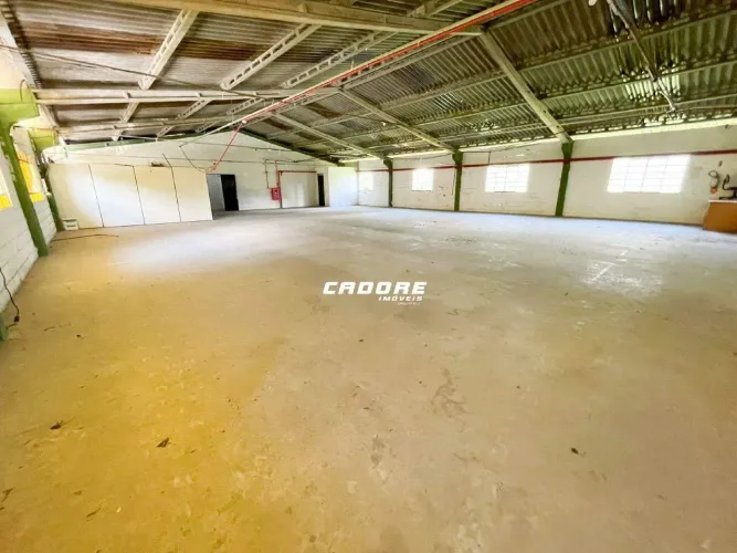 Excelente galpão comercial para locação com 350m² na Itoupava Central I Cadore Imóveis