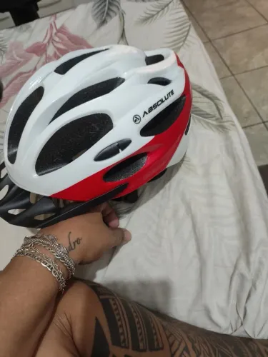 Capacete absolute.