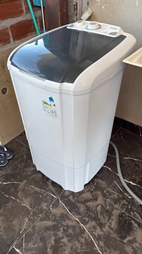 Tanquinho de lavar roupa