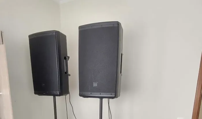 Par de caixa ativa JBL EON 615